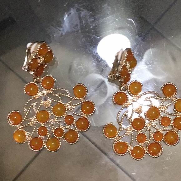 Gorgeous stone earring - Picture 1 of 3